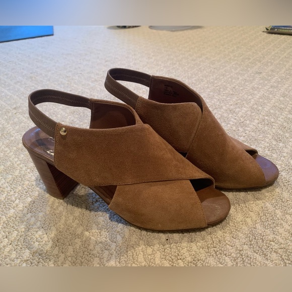 Donald J. Pliner Brown Heels size 11 - Picture 3 of 4